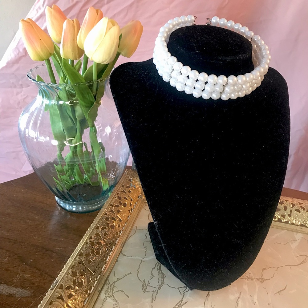 Vintage Faux Pearl Choker Necklace 🤍